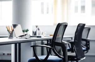 Sièges de bureau vides